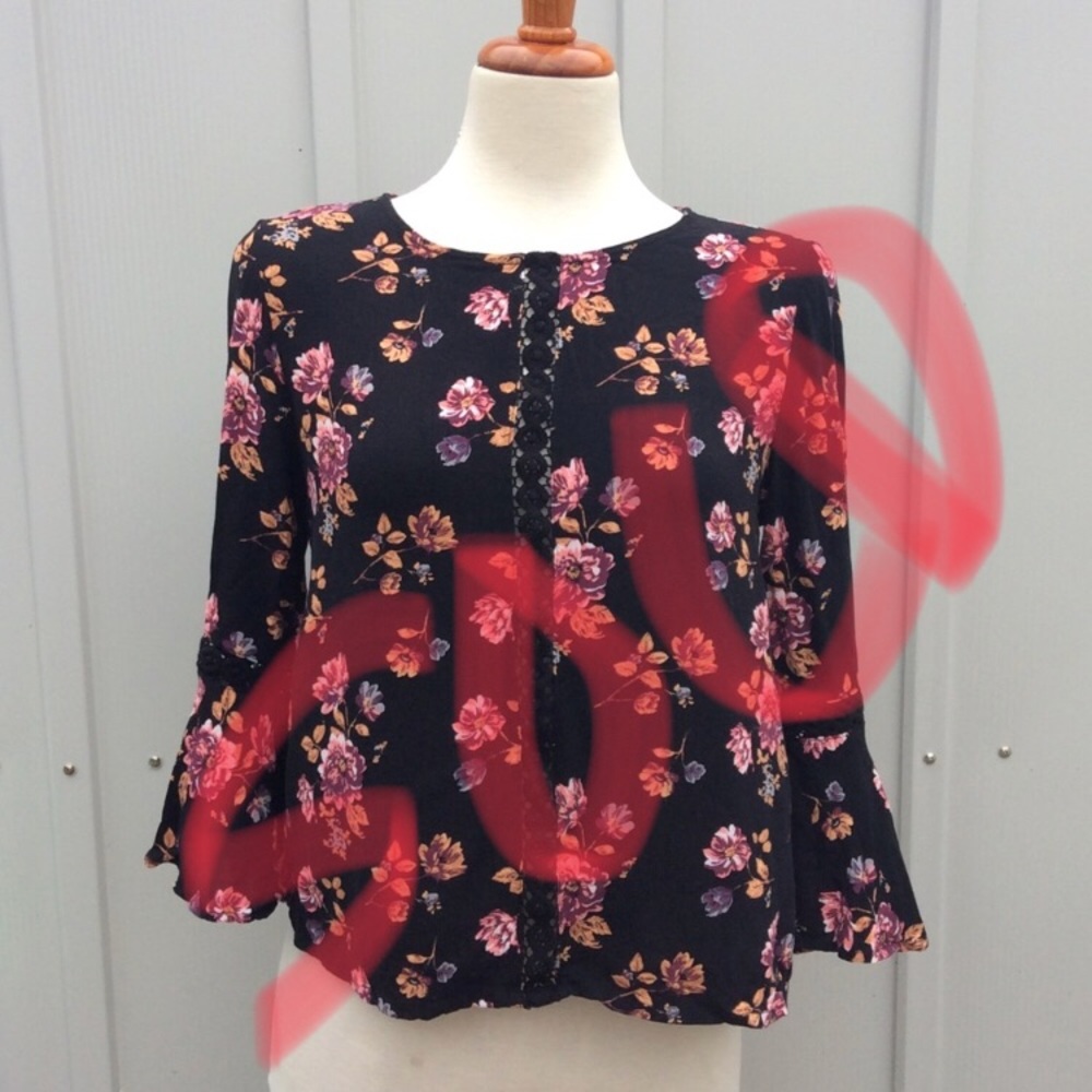 Floral top 🌸