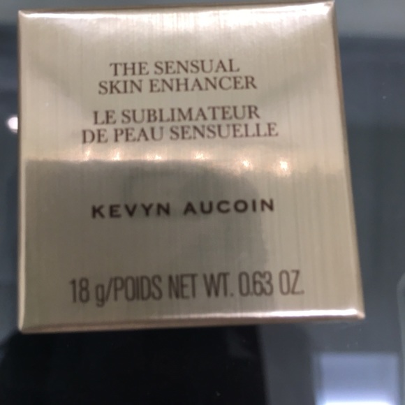 Make-Up - Picture 3 of 3