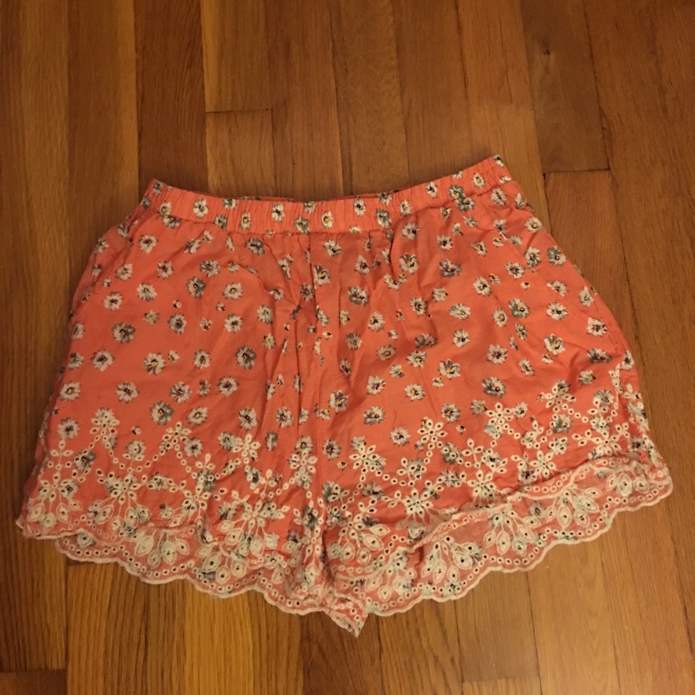 Peach floral flowy shorts