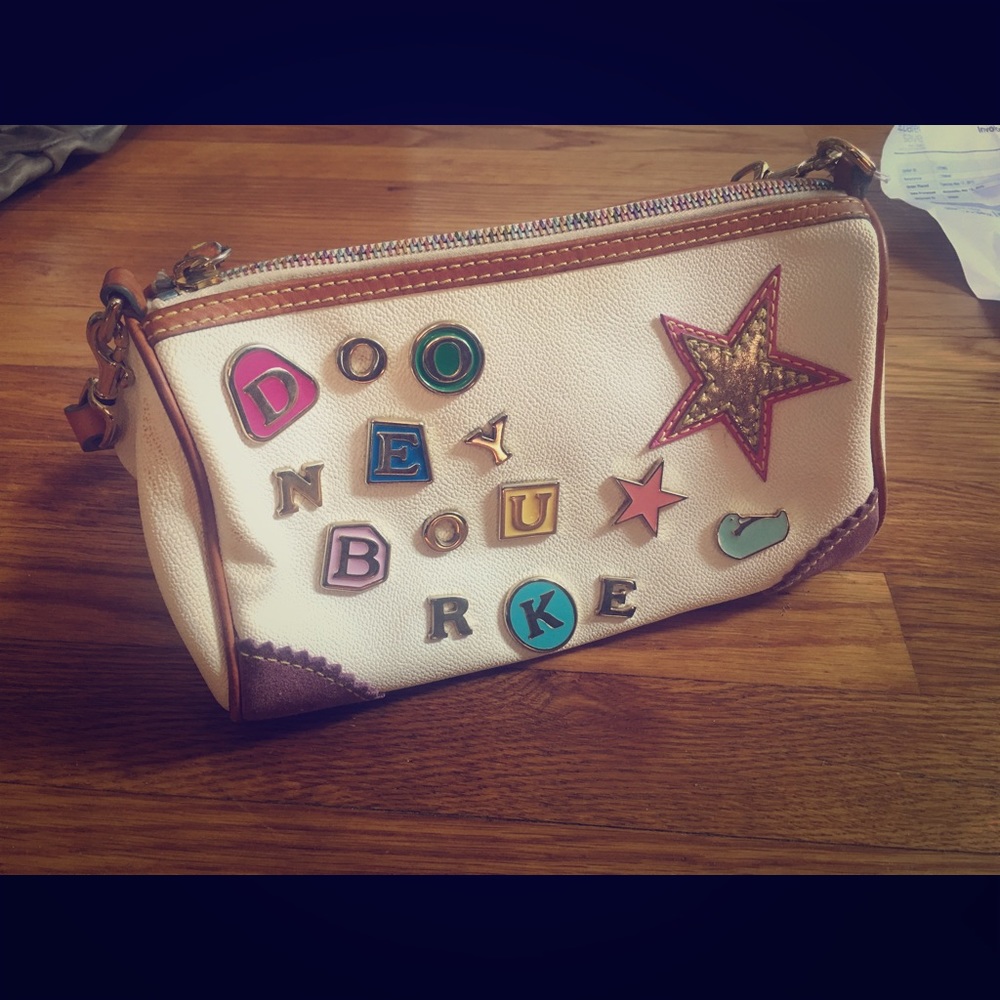 Dooney and bourke adorable purse!