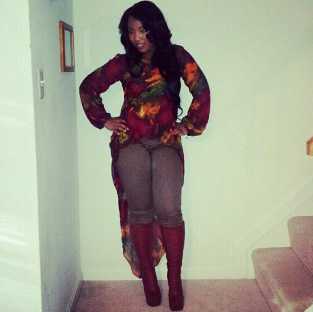 Top - Picture 2 of 3