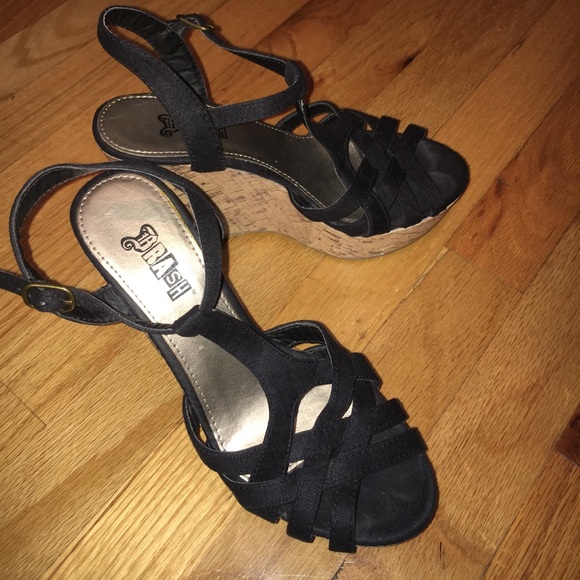 Shoes - Black wedges