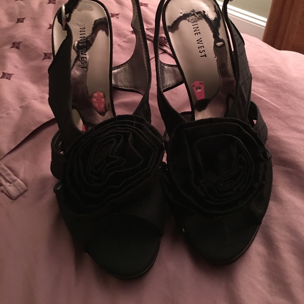 Nine West Peep Toe heels