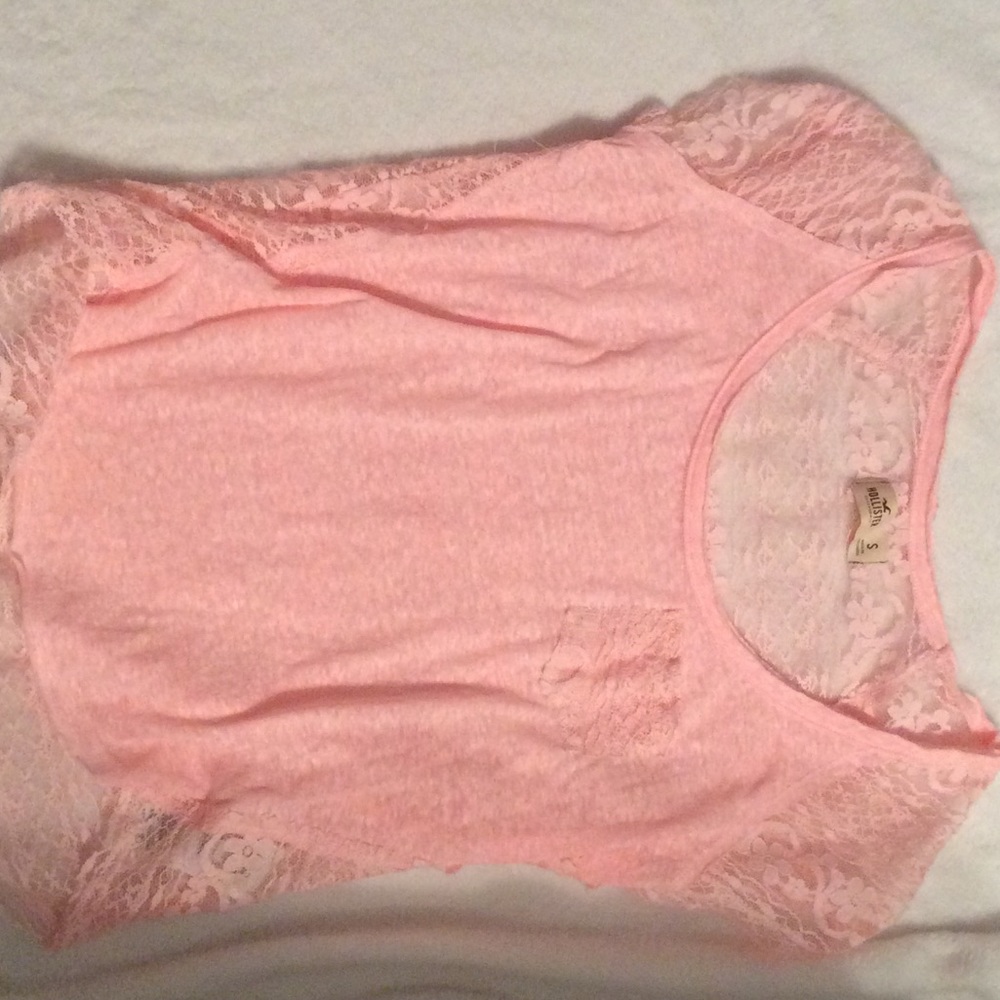 Hollister peach colored top