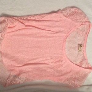 Hollister peach colored top