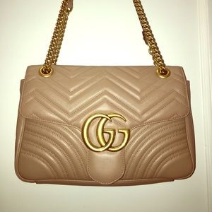 GUCCI GG Marmont matelassé shoulder bag - beige
