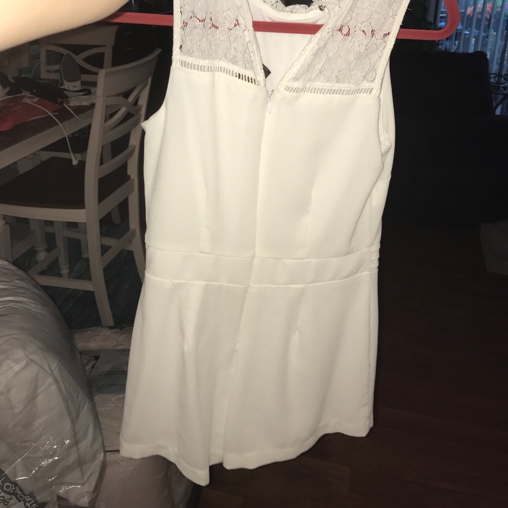 White romper - Picture 3 of 3