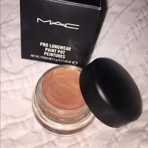 MAC pro long wear paint pot. 💋