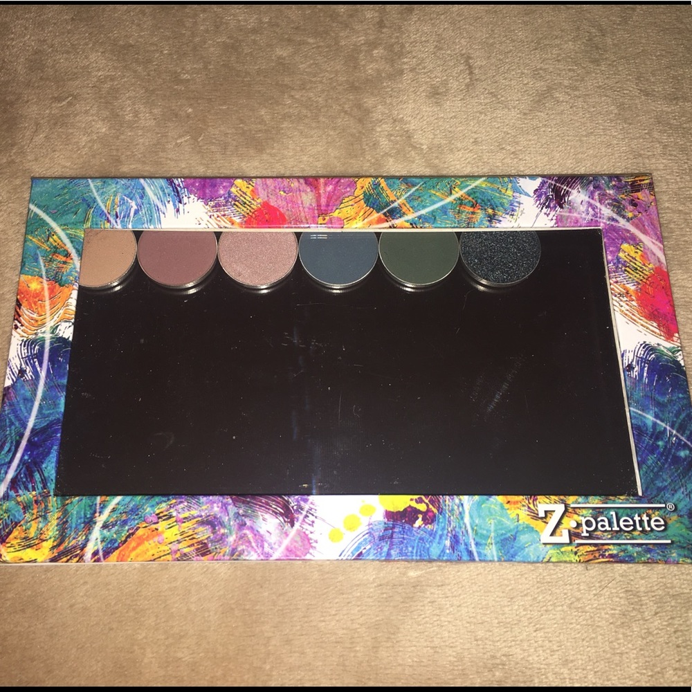 MAKEUP GEEK SINGLE SHADOWS IN Z PALETTE