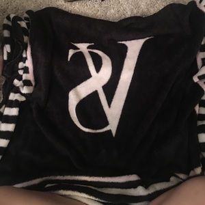 Victoria secret throw blanket
