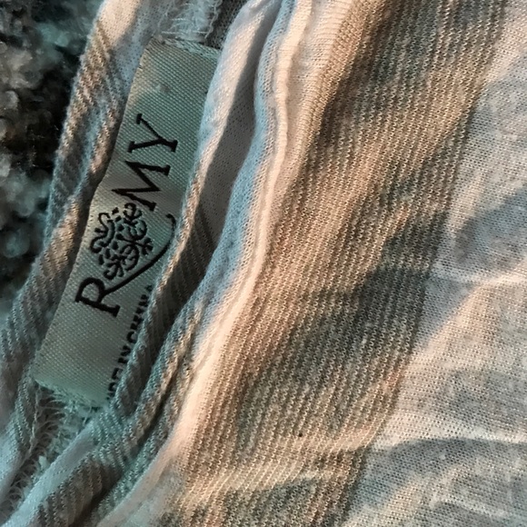 Crop top - Picture 2 of 2