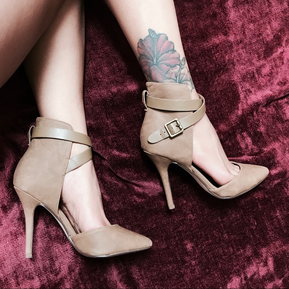 Nice tan belt strap D'Orsay heels