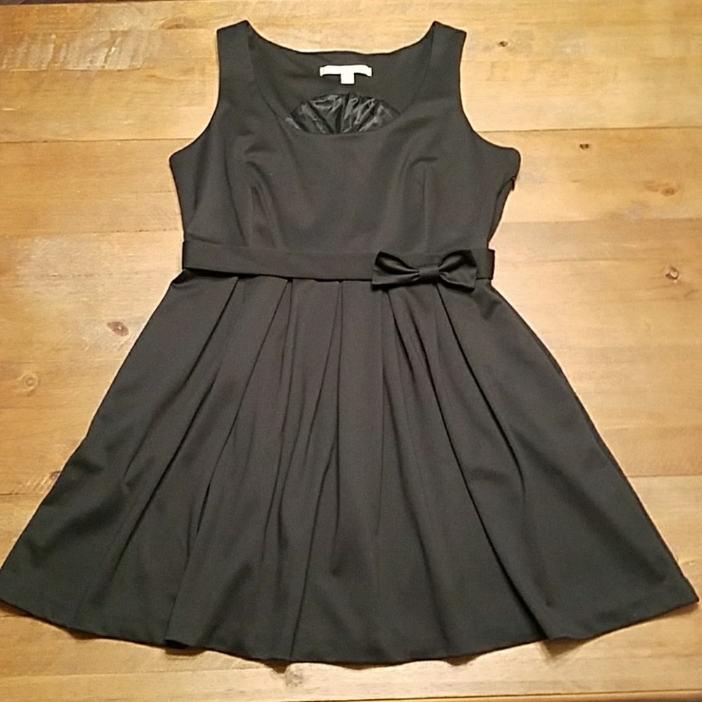 Little Black Dress w/ Pockets!