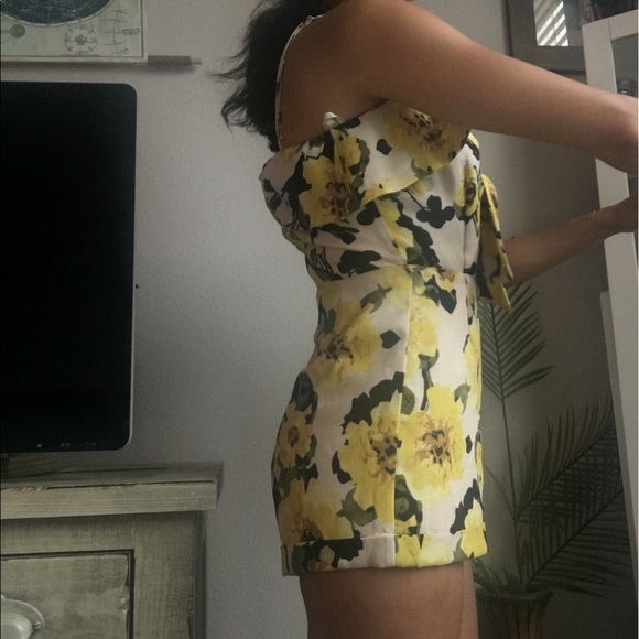 NWT- Nordstrom | J.O.A. Floral Romper - Picture 5 of 6