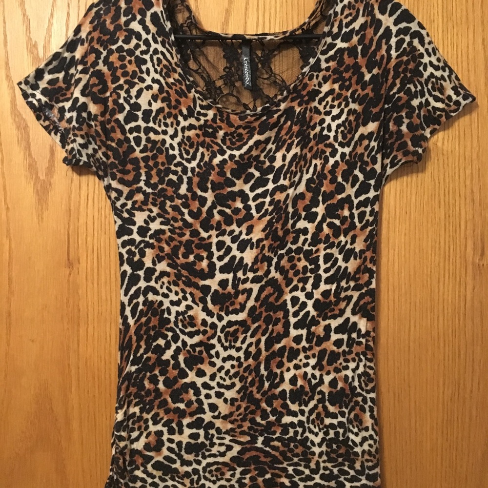 Cheetah shirt with lace back