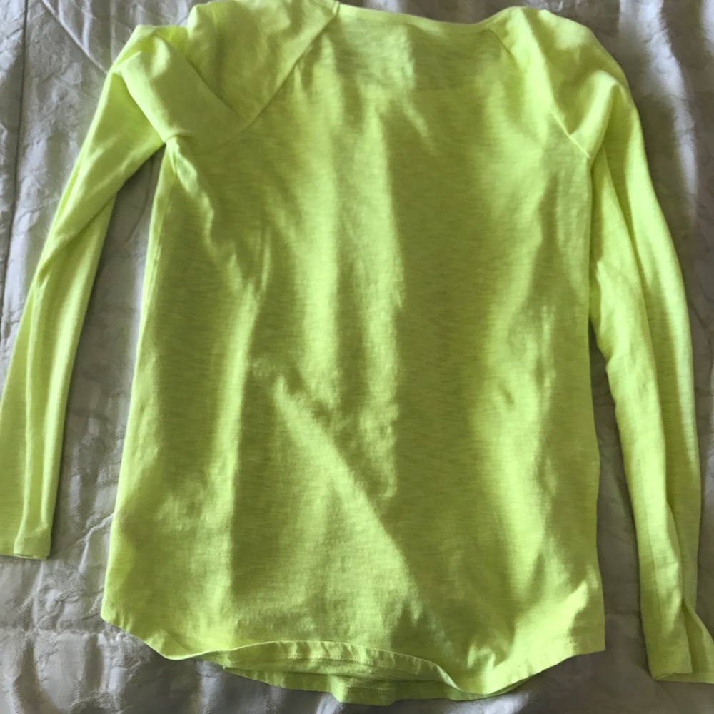 Cute yellow T-shirt for every day