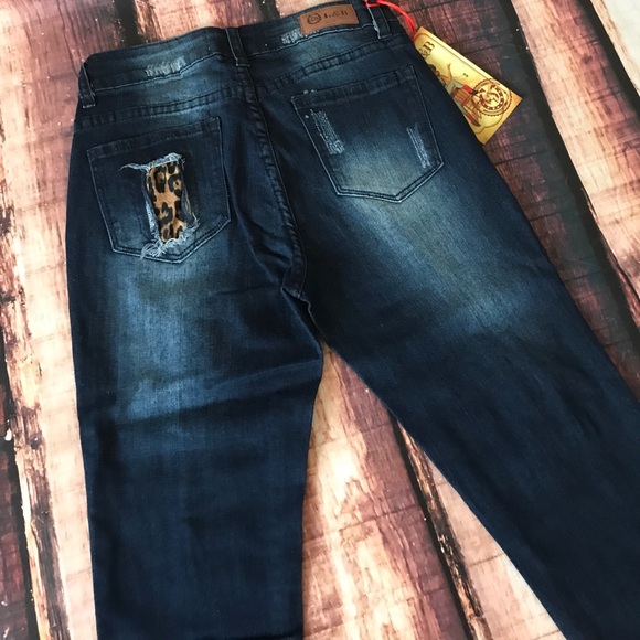 << Leopard Patch Hole Premium Denim Skinny Jeans > - Picture 5 of 7