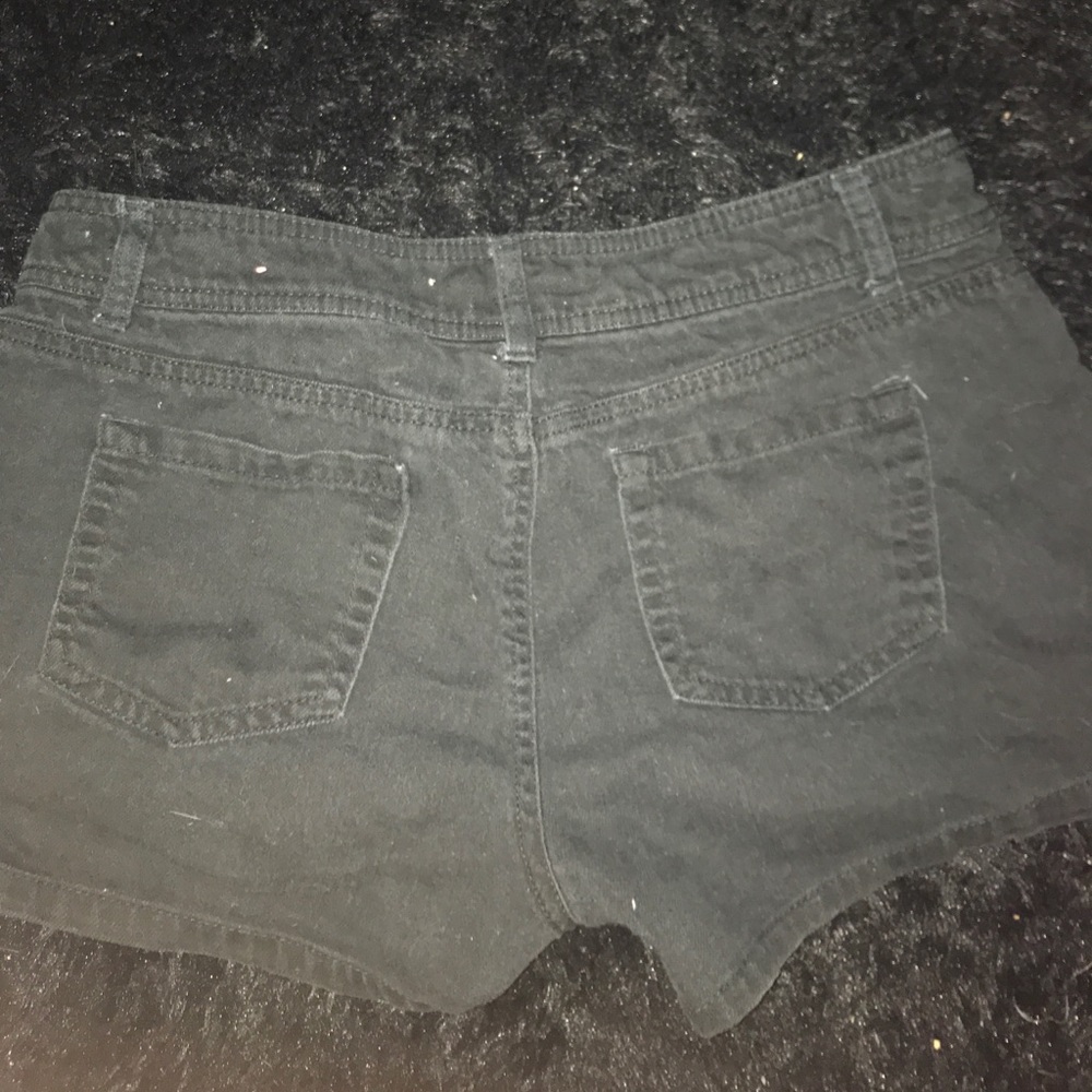 Shorts - Picture 3 of 3