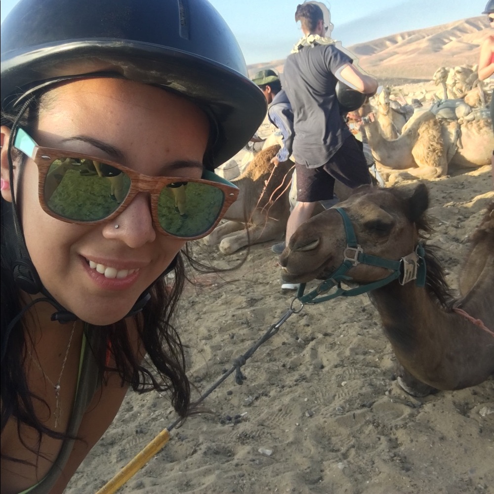 Meet your Posher, Yael