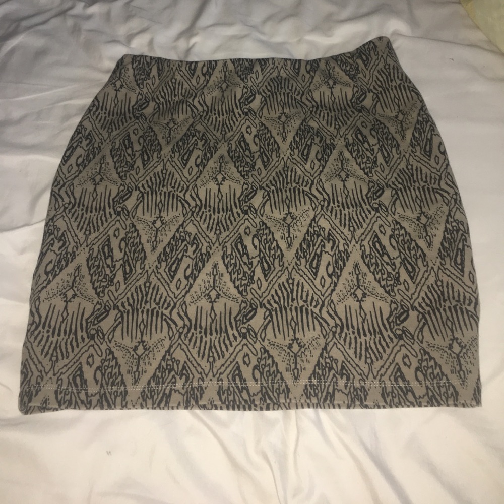 brown tight skirt with black details