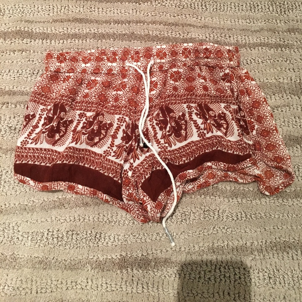 Patterned flowy shorts