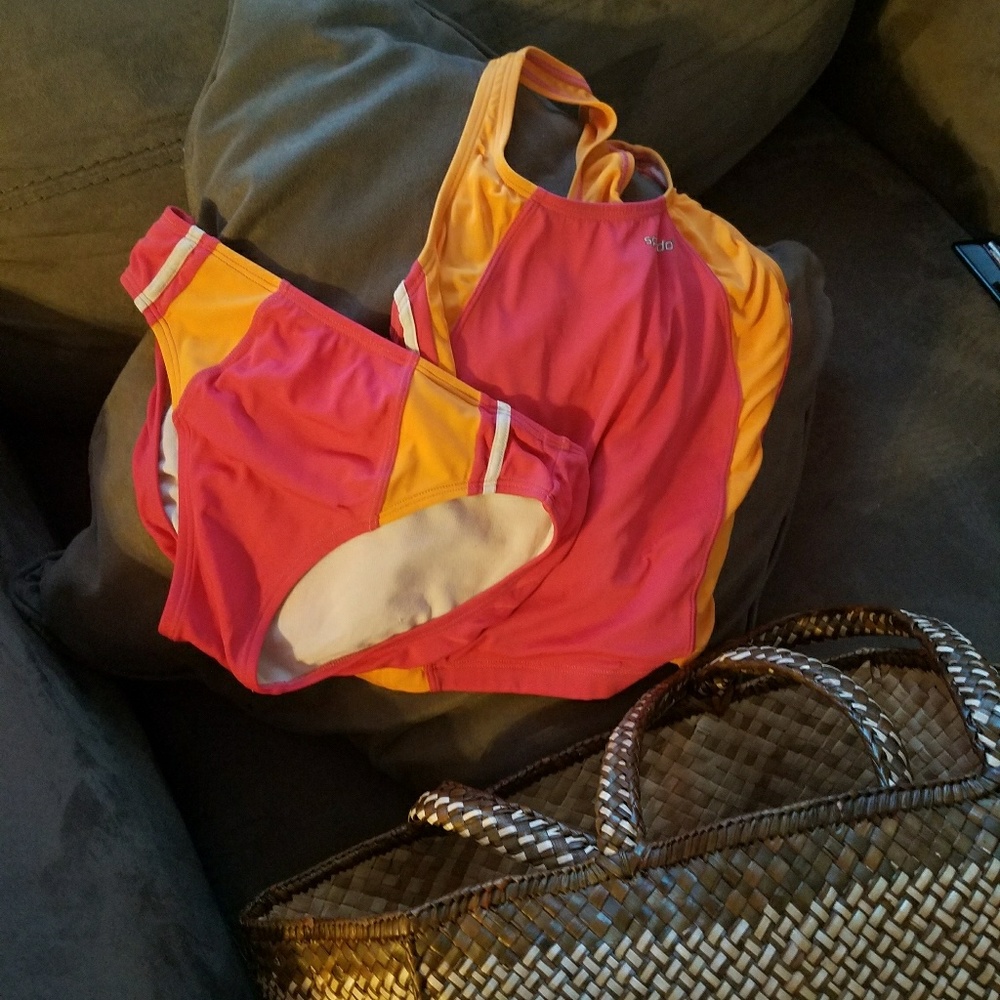 Speedo girl bikini - Picture 1 of 5