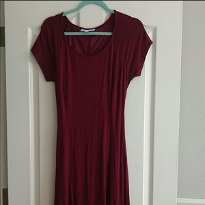 Jessica Simpson Large Burgundy Maternity Dress
