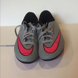 Size 1 Nike soccer cleats