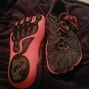 Fila skele toes water shoes