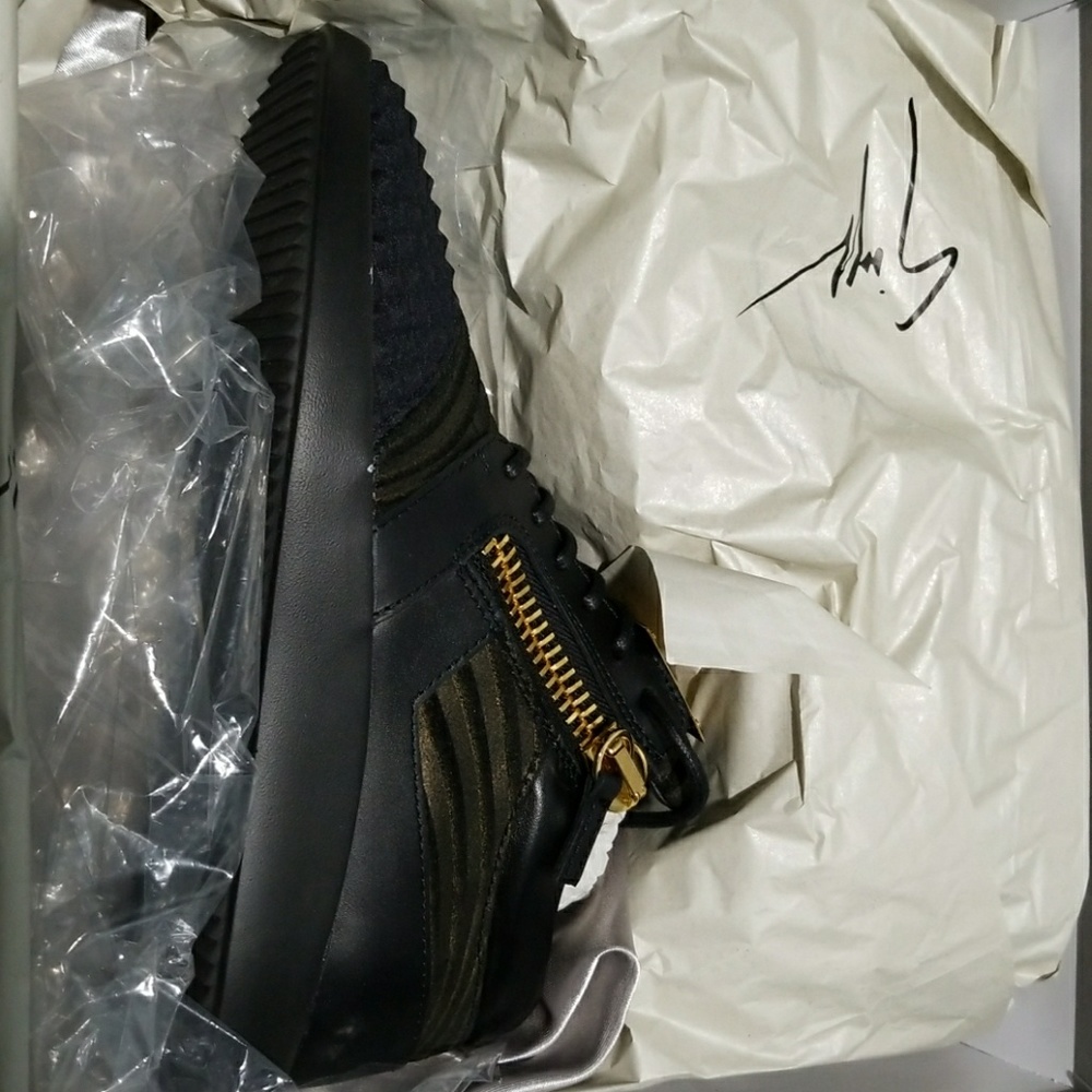 sneakers
