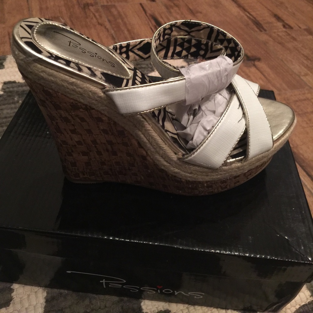 ✨✨New!!🔥 wedges✨✨ Need them gone!!