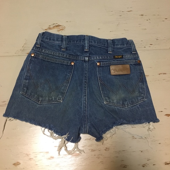 High Waisted Wrangler Cut-offs - Picture 2 of 3