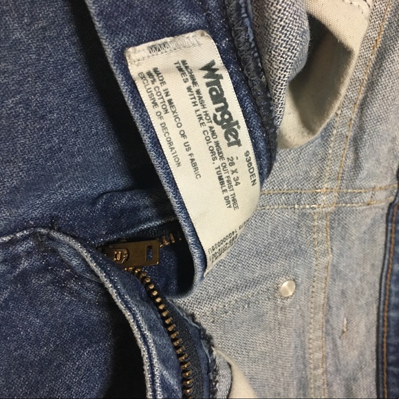 High Waisted Wrangler Cut-offs - Picture 3 of 3