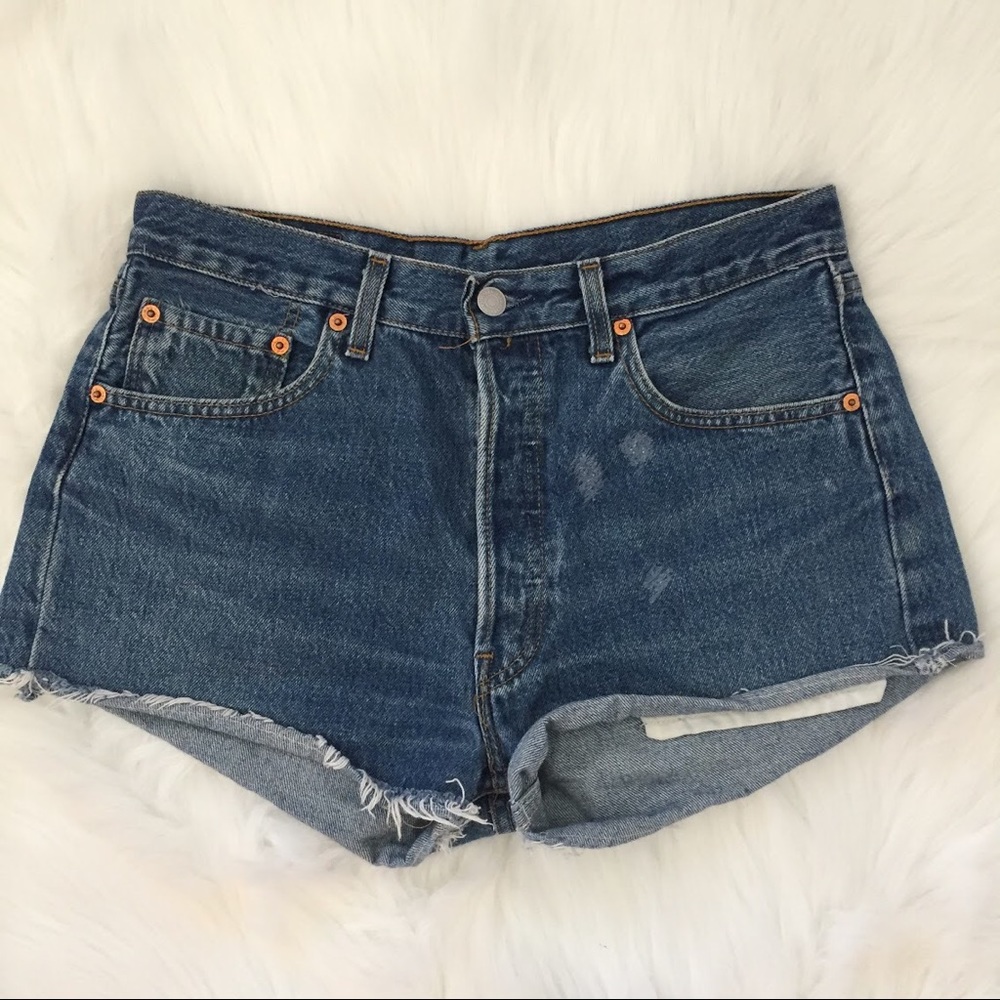 🖤 SOLD 🖤 High Rise Vintage Levi Shorts