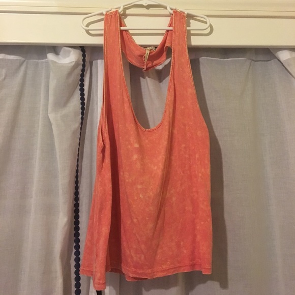 Coral tank with heart cutout back - Picture 3 of 4