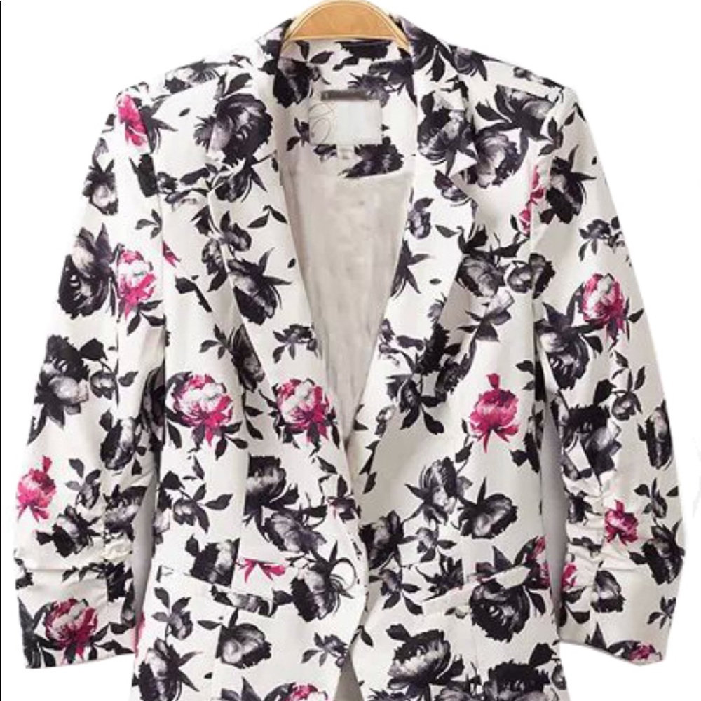 🔥FLORALS SLIM BLAZER🔥