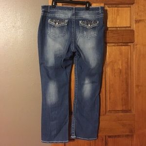Vanilla Star distressed jeans. Size 20.