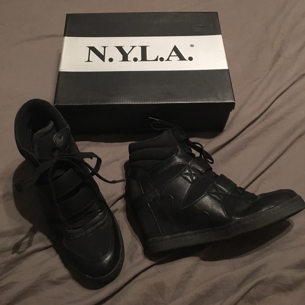 Black wedge sneakers