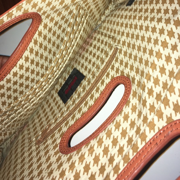 Hobo International Katrina Cutout Handle Clutch - Picture 3 of 4