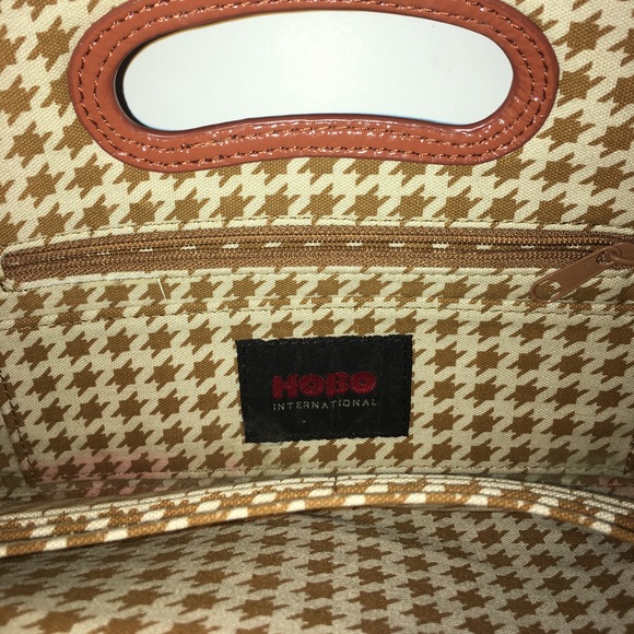 Hobo International Katrina Cutout Handle Clutch - Picture 4 of 4