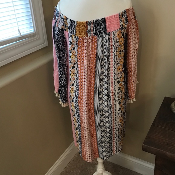Boho Off the shoulder dress - Picture 2 of 3