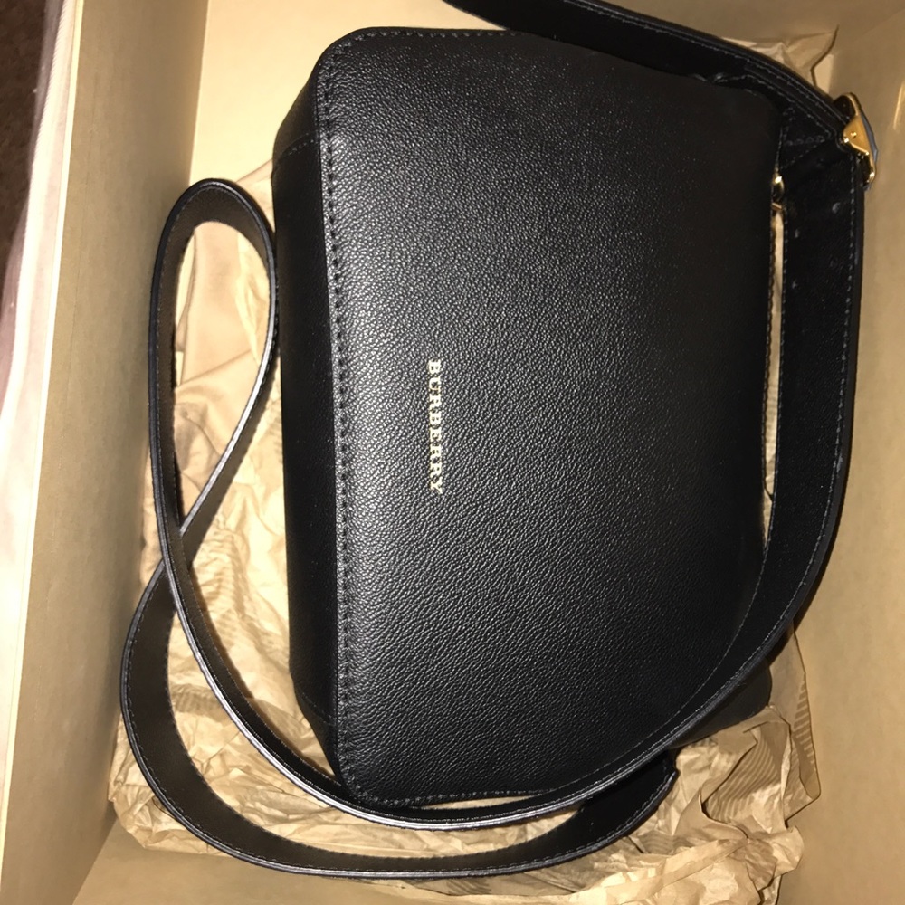 Burberry shoulder bag ~black~ Reserved