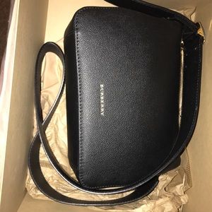 Burberry shoulder bag ~black~ Reserved