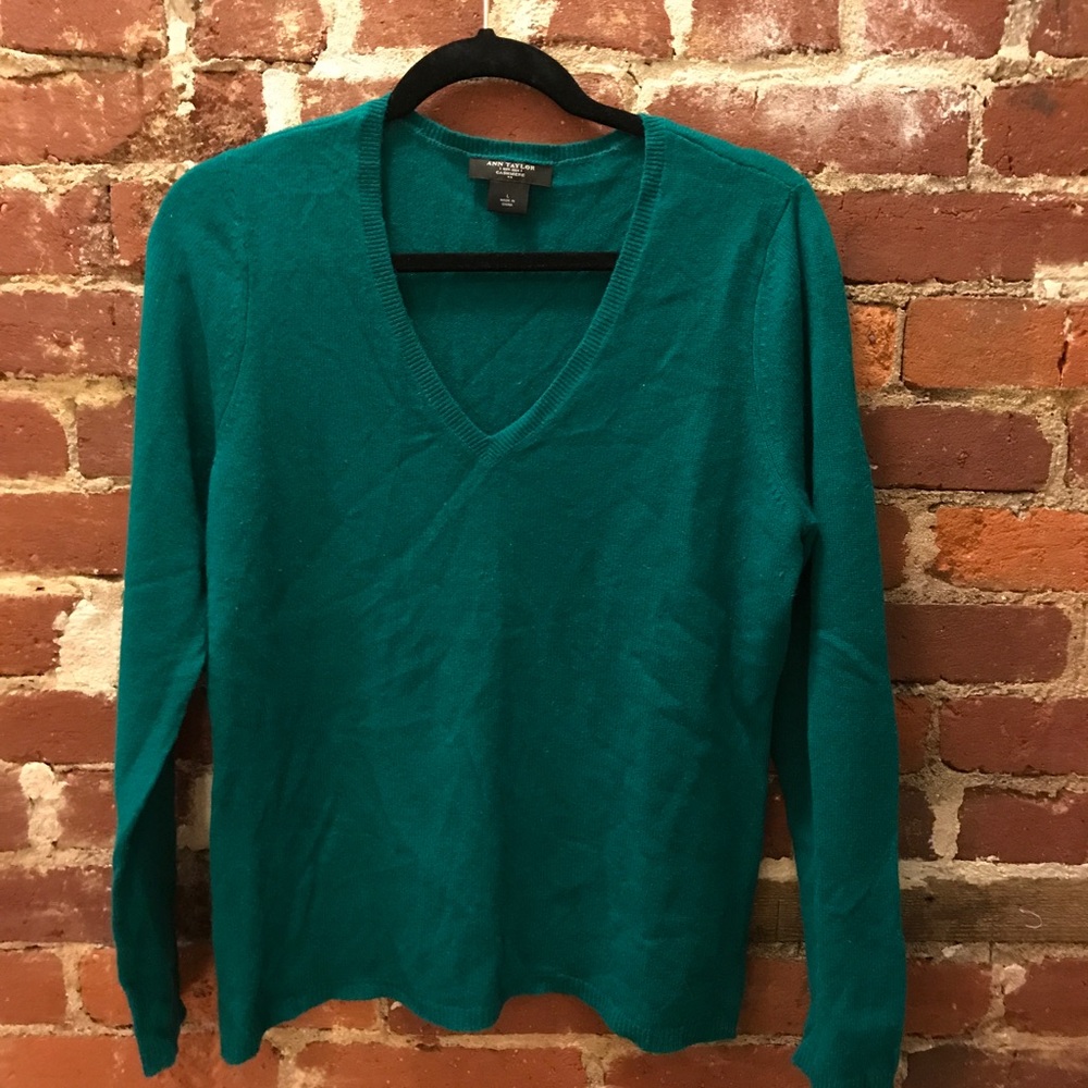 🚨SALE🚨Cashmere Ann Taylor Sweater