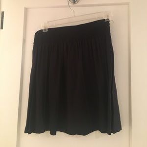 Black loose skirt