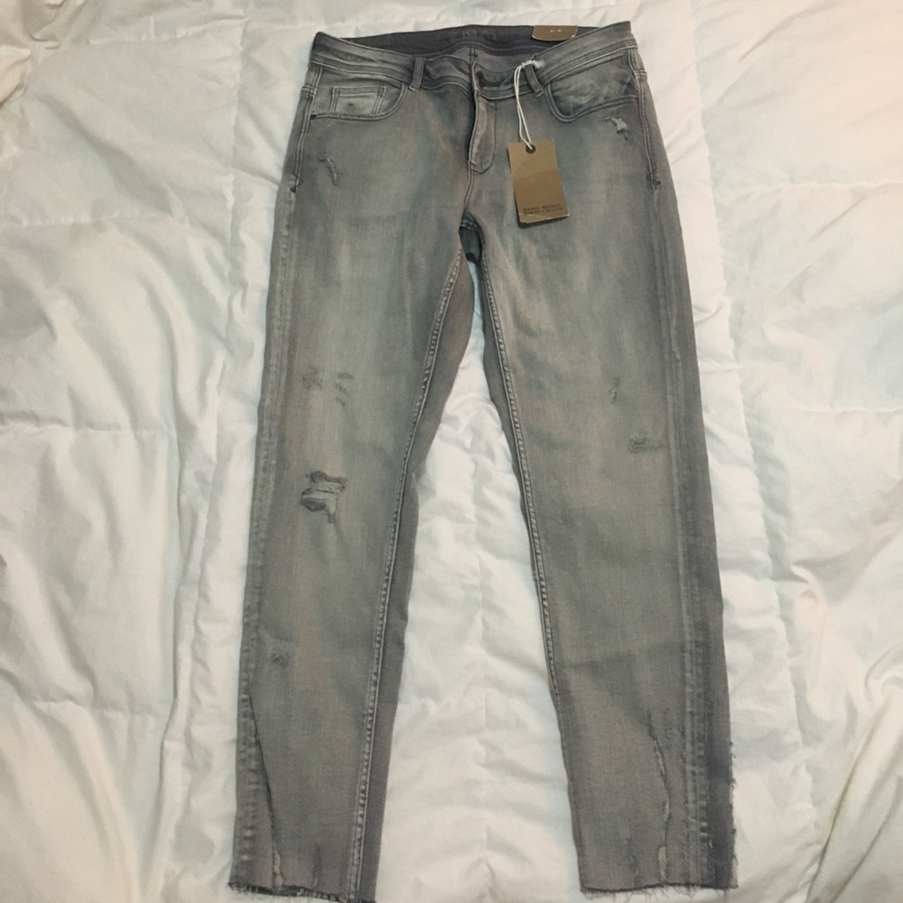 Z1975 grey distressed skinny crop jeans