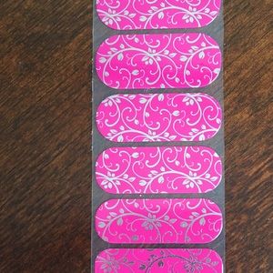 4 brand new half sheets of Jamberry wraps