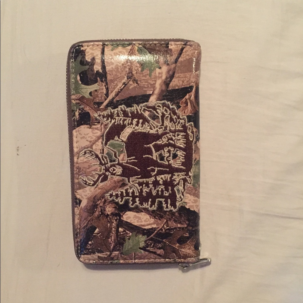 Camo wallet