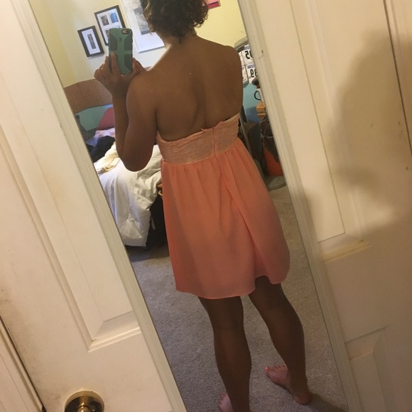 Coral strapless dress - Picture 2 of 3