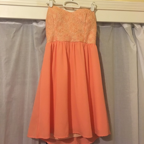 Coral strapless dress - Picture 3 of 3